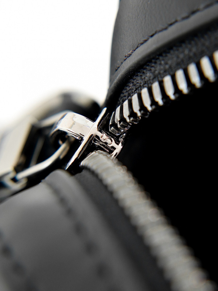 Louis Vuitton Leather Casual Crossbody Bag #nigo21652