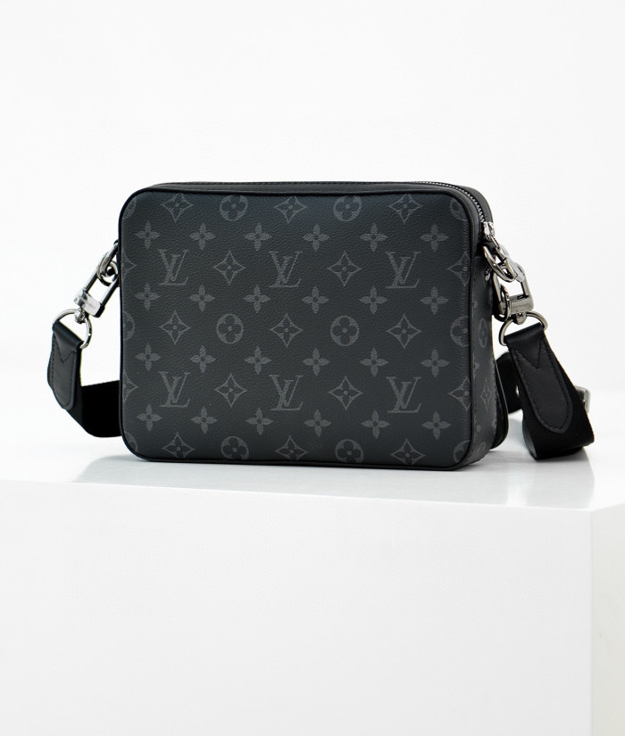 Louis Vuitton Leather Casual Crossbody Bag #nigo21652