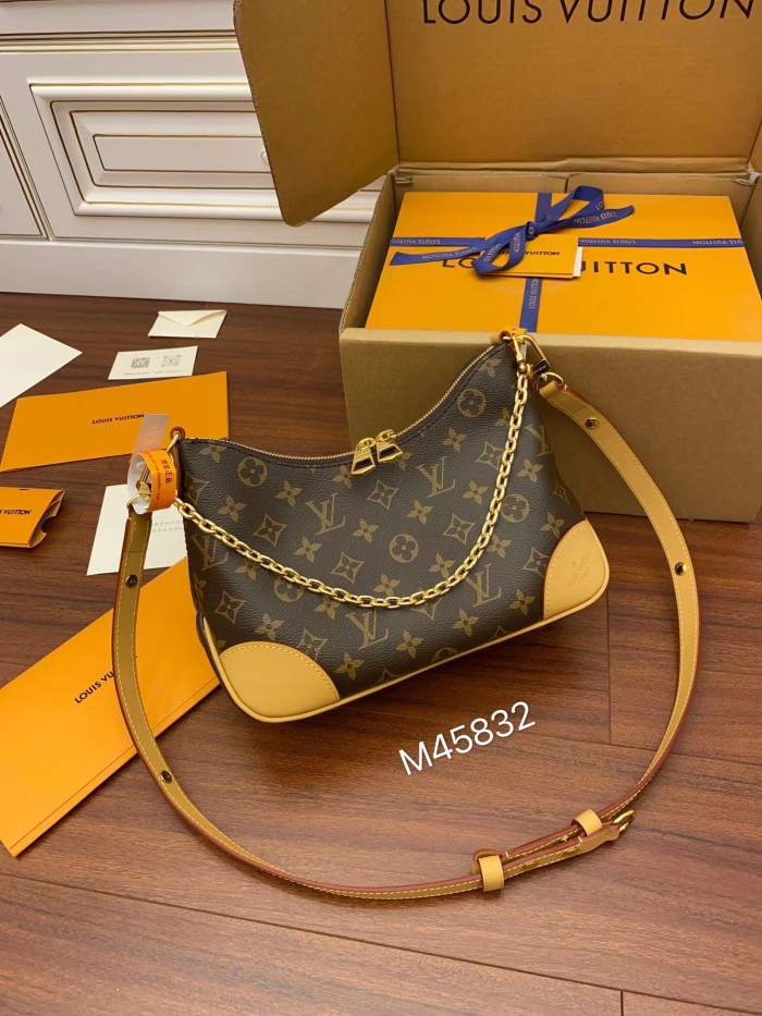 Louis Vuitton Chain Single-Shoulder Cross-Body Crescent Bags Shoulder Bag #nigo51961