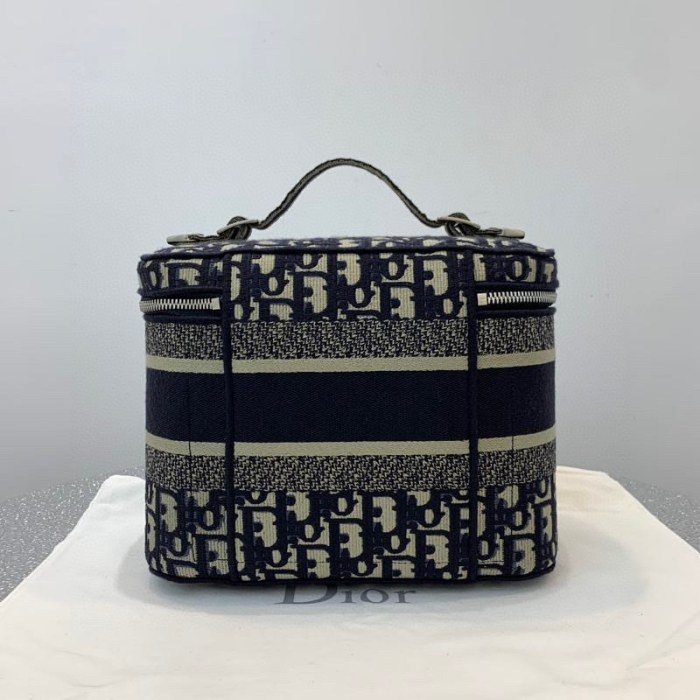 Dior Makeup And Skin Care Bags Bag #nigo4696