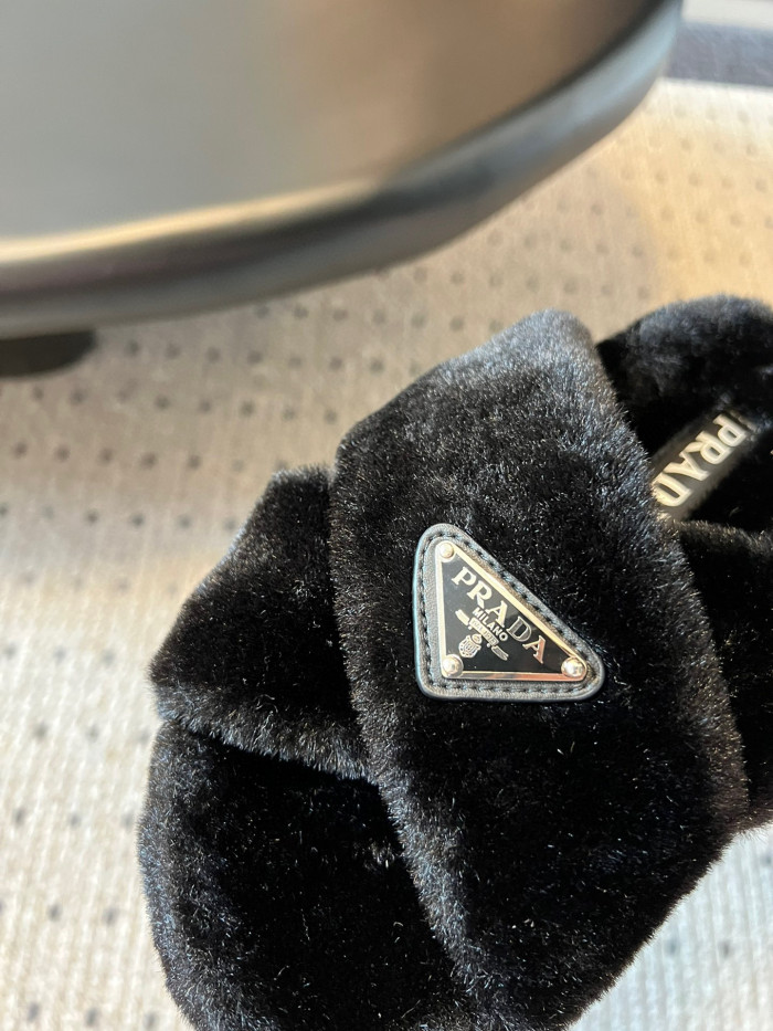 Prada Flat Bottomed Plush Outdoor Slippers #nigo21674