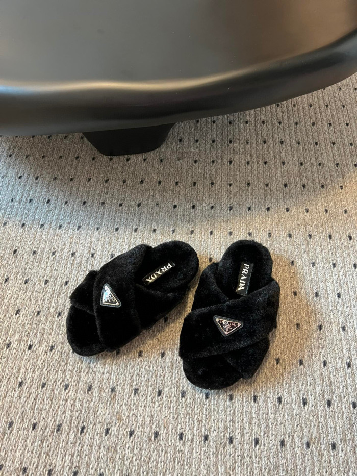 Prada Flat Bottomed Plush Outdoor Slippers #nigo21674