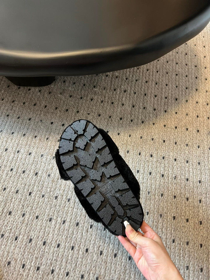 Prada Flat Bottomed Plush Outdoor Slippers #nigo21674