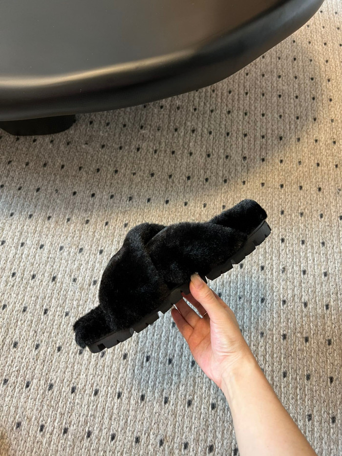 Prada Flat Bottomed Plush Outdoor Slippers #nigo21674