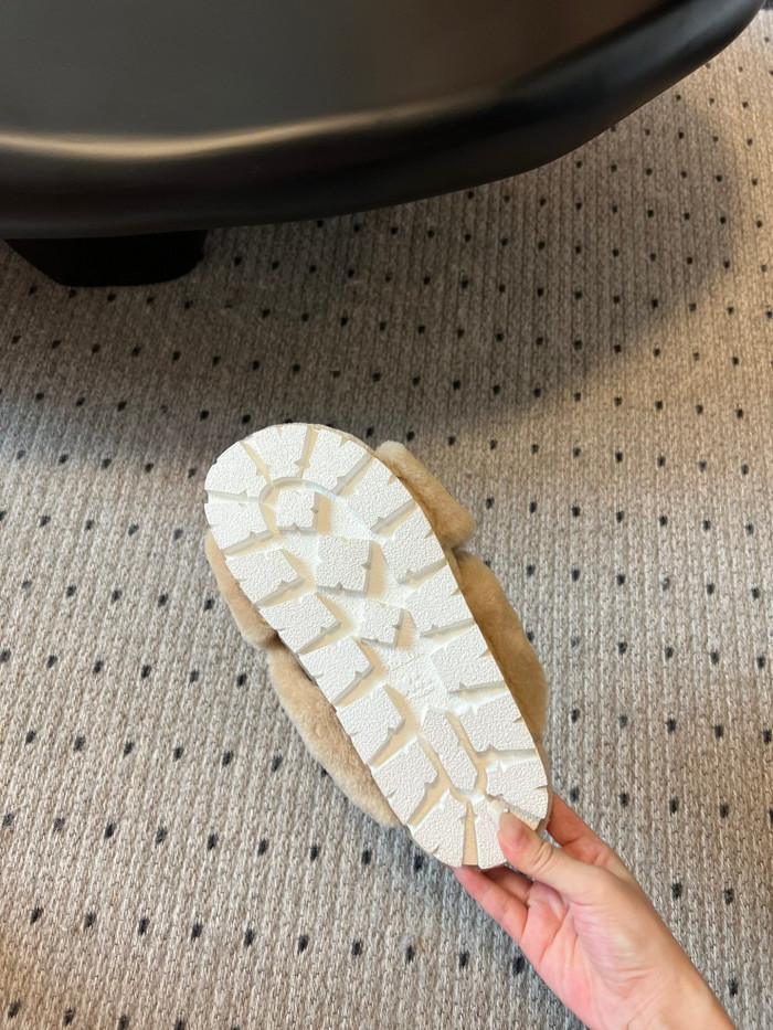 Prada Flat Bottomed Plush Outdoor Slippers #nigo21674