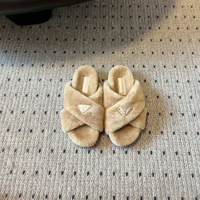 Prada Flat Bottomed Plush Outdoor Slippers #nigo21674