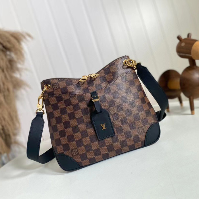 Louis Vuitton Large Capacity Leather One Shoulder Messenger Bag #nigo56258