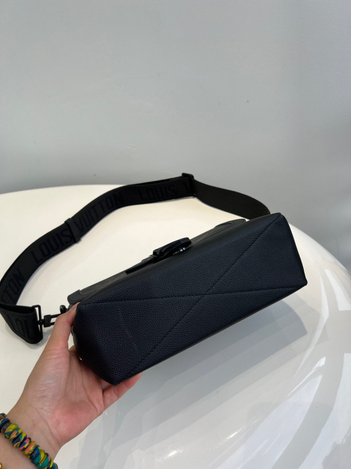 Louis Vuitton Messenger Shoulder Bag Bags #nigo7434