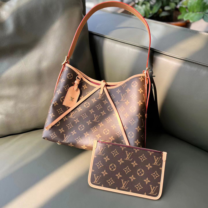 Louis Vuitton Leather One Shoulder Handbag Bag Bags #nigo56331