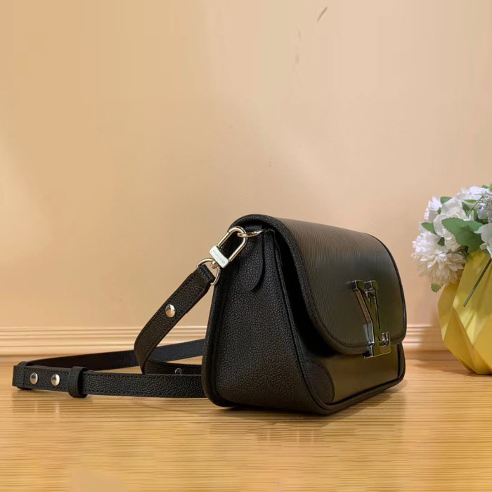 Louis Vuitton Leather Metal Letter Logo Shoulder Bag Bags #nigo56319