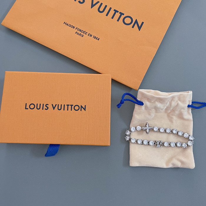 Louis Vuitton Cpystals Bracelet With Diamonds #nigo96265