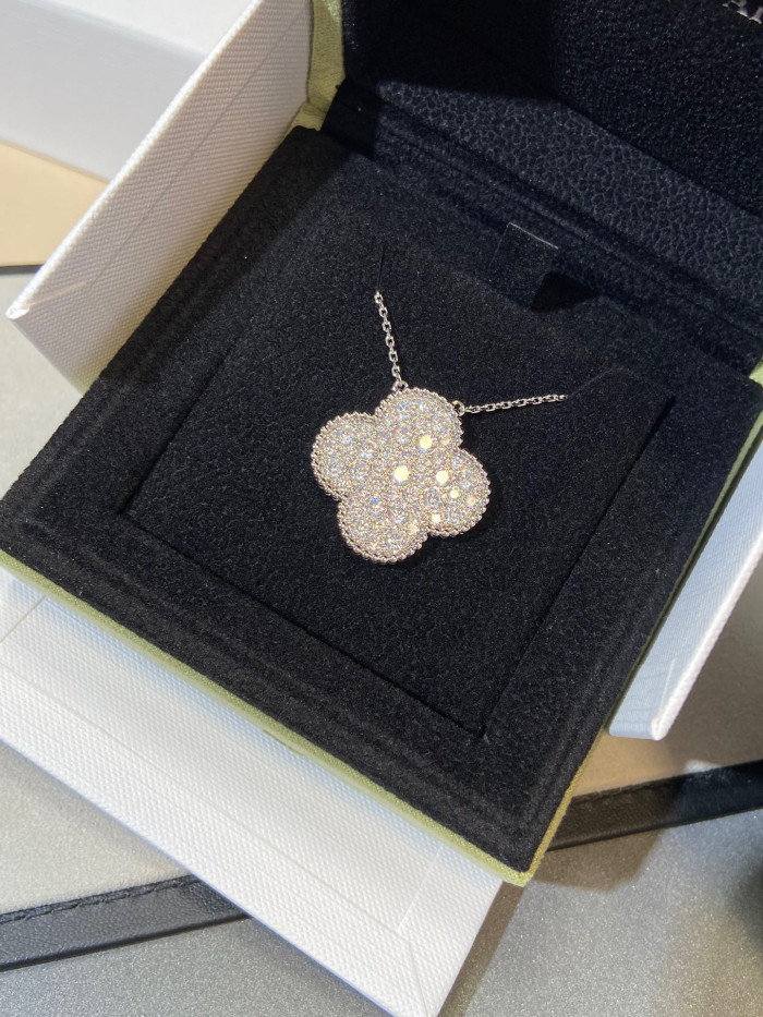 Van Cleef & Arpels Single Flower Necklace Jewelry #nigo96268