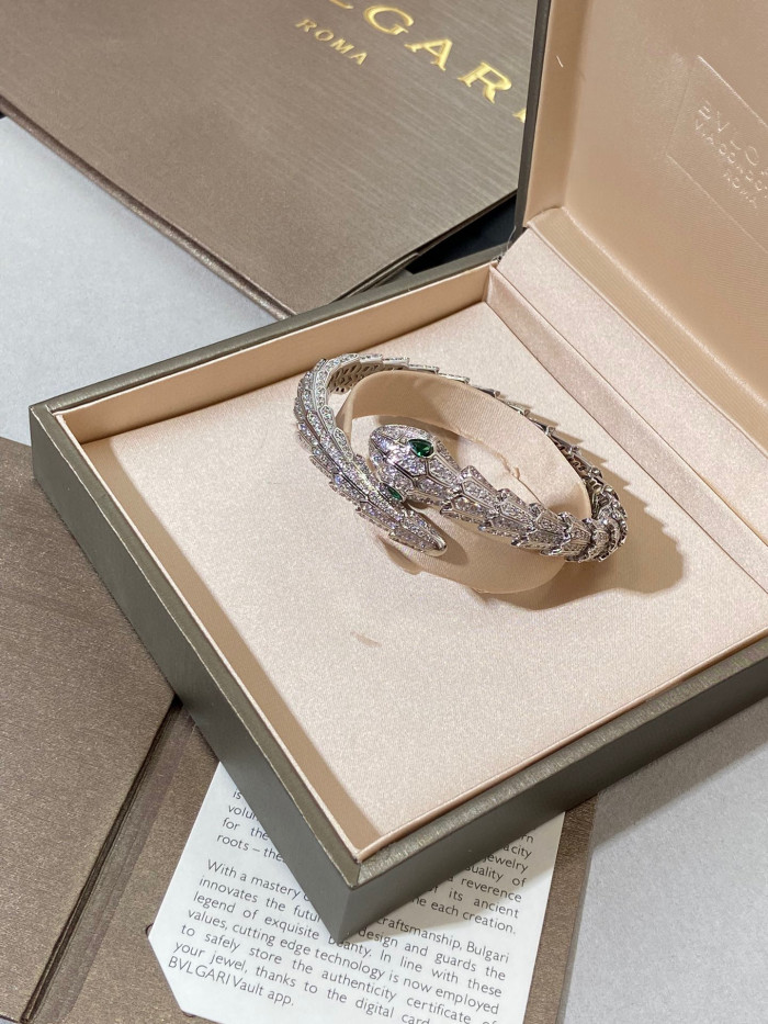 Bvlgari Serpenti Snake Bracelet With Diamonds #nigo96267