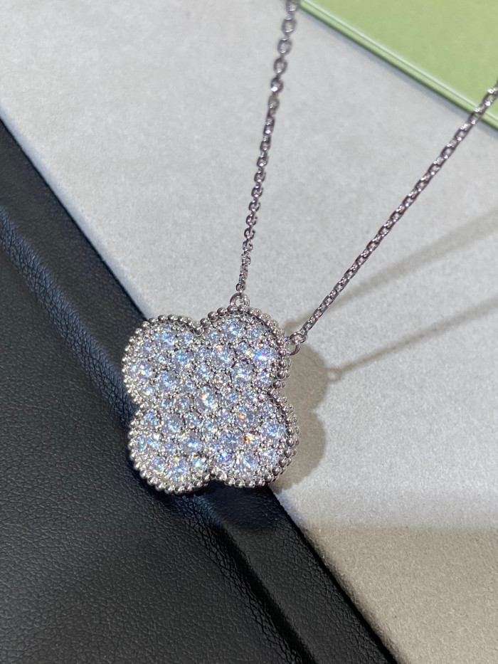 Van Cleef & Arpels Single Flower Necklace Jewelry #nigo96268