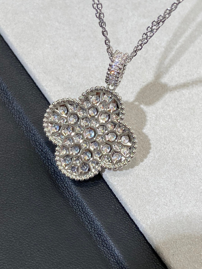 Van Cleef & Arpels Single Flower Necklace Jewelry #nigo96268