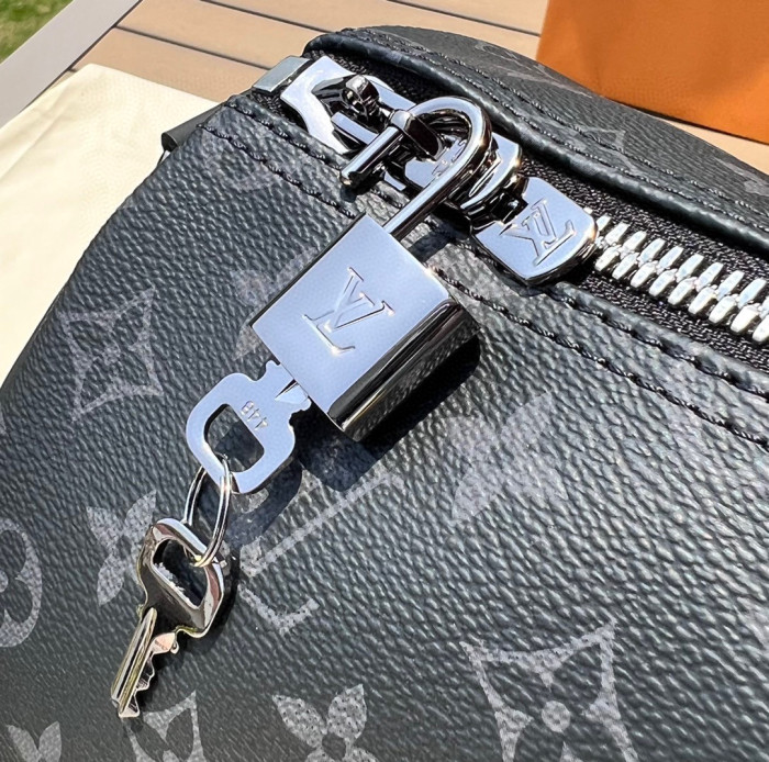 Louis Vuitton Kippel Bandulier 45 Leather Portable Travel Bag Bags #nigo5914