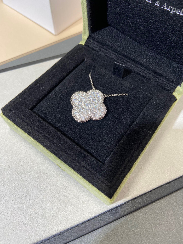 Van Cleef & Arpels Single Flower Necklace Jewelry #nigo96268