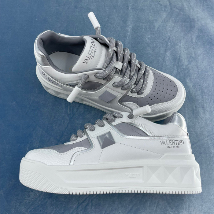 Valentino One Stud Xl Nappa Leather Low Top Sneaker Studded Athleisure Shoes #nigo96282