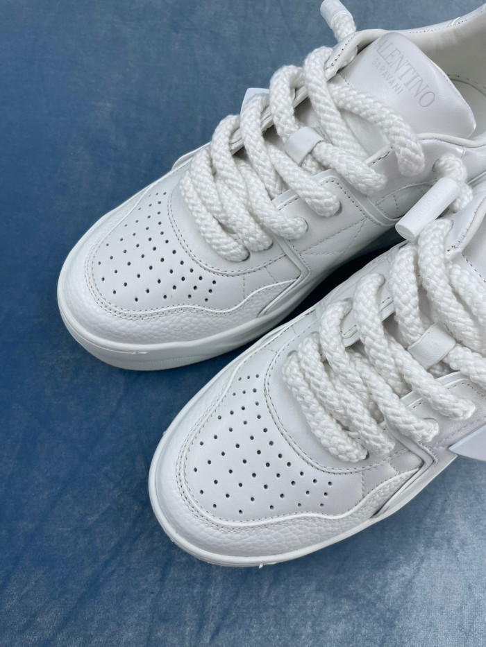 Valentino One Stud Xl Nappa Leather Low Top Sneaker Studded Athleisure Shoes #nigo96282