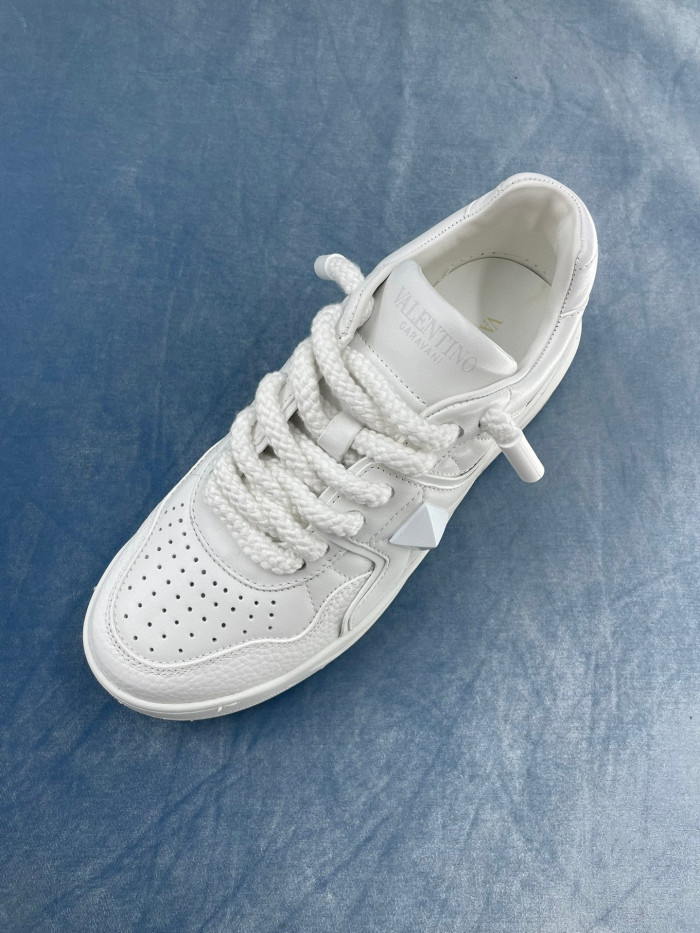 Valentino One Stud Xl Nappa Leather Low Top Sneaker Studded Athleisure Shoes #nigo96282