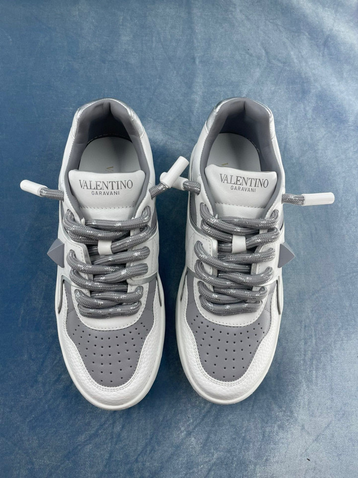 Valentino One Stud Xl Nappa Leather Low Top Sneaker Studded Athleisure Shoes #nigo96282
