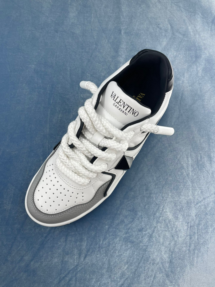 Valentino One Stud Xl Nappa Leather Low Top Sneaker Studded Athleisure Shoes #nigo96282