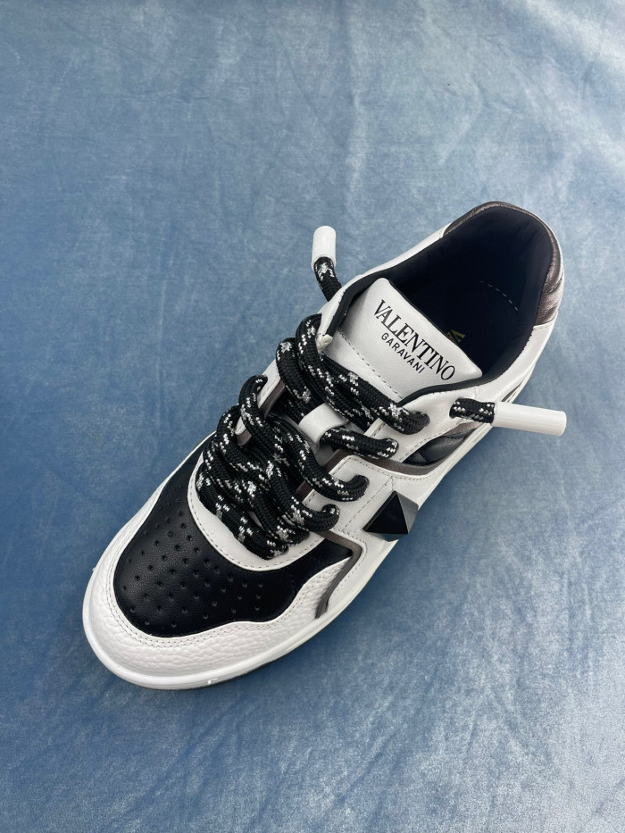 Valentino One Stud Xl Nappa Leather Low Top Sneaker Studded Athleisure Shoes #nigo96282
