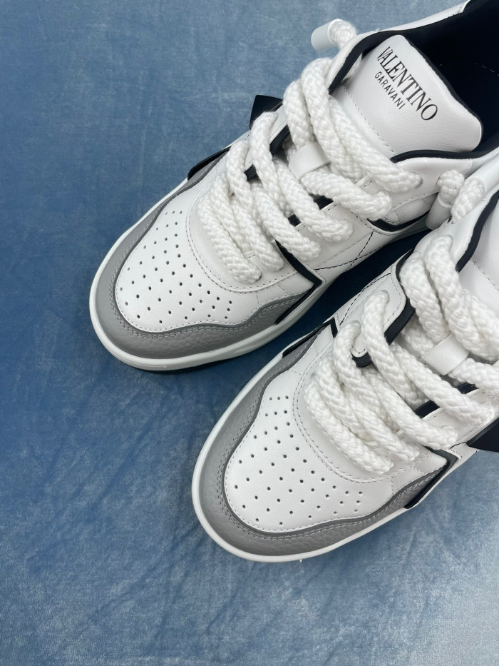 Valentino One Stud Xl Nappa Leather Low Top Sneaker Studded Athleisure Shoes #nigo96282
