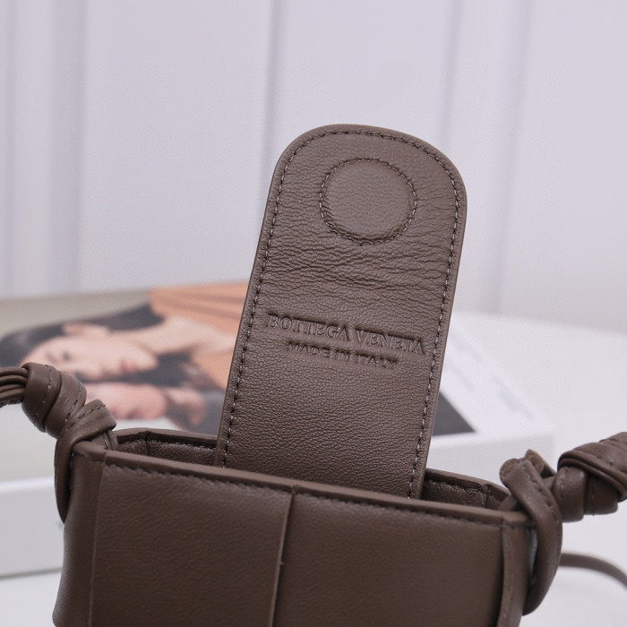 Bottega Veneta  Intrecciato Leather Crossbody Shoulder Bag #nigo96319
