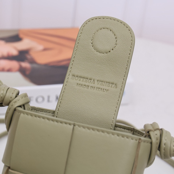 Bottega Veneta  Intrecciato Leather Crossbody Shoulder Bag #nigo96319