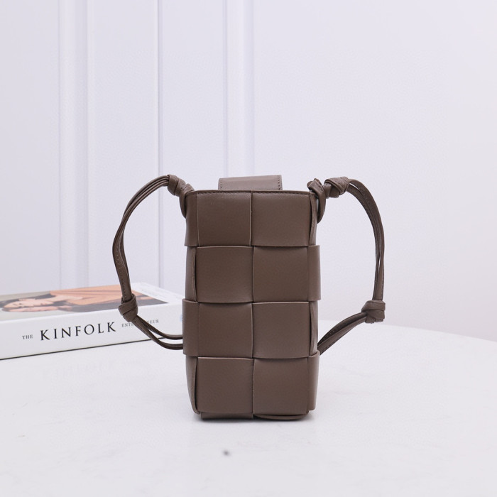 Bottega Veneta  Intrecciato Leather Crossbody Shoulder Bag #nigo96319