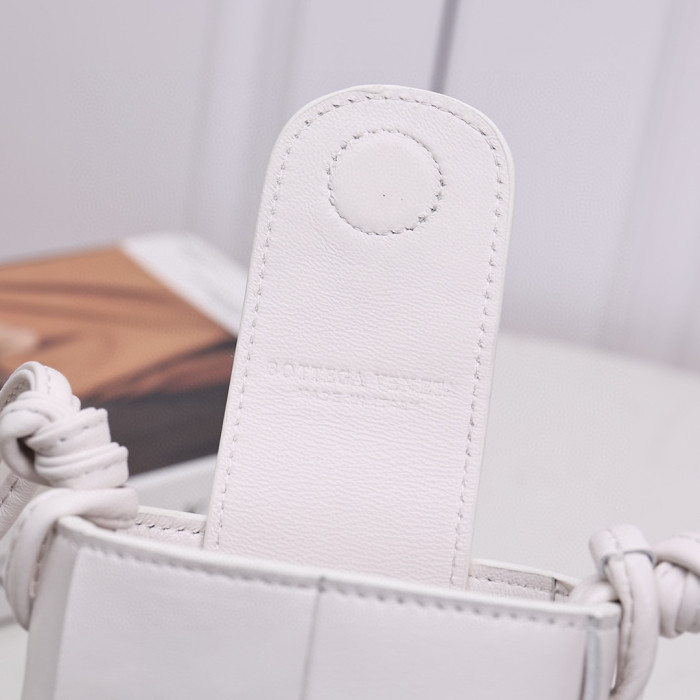 Bottega Veneta  Intrecciato Leather Crossbody Shoulder Bag #nigo96319