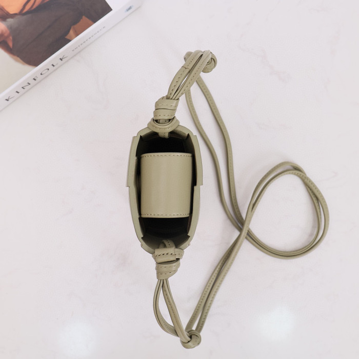 Bottega Veneta  Intrecciato Leather Crossbody Shoulder Bag #nigo96319