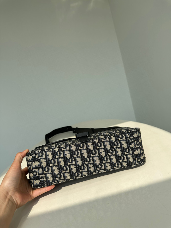 DIOR Black Leather Shoulder Bag #nigo8412