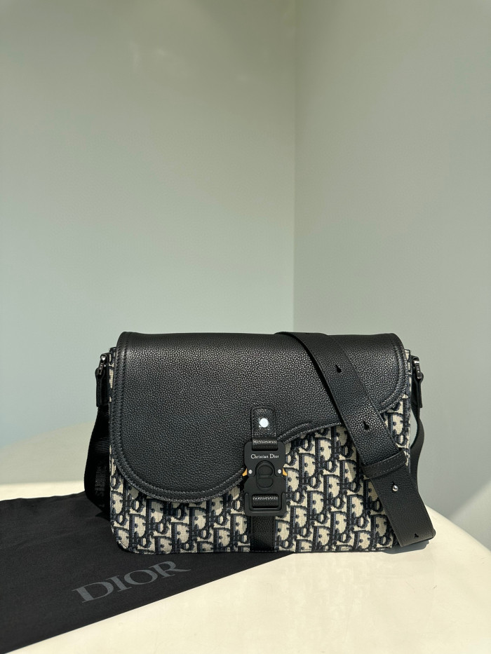 DIOR Black Leather Shoulder Bag #nigo8412