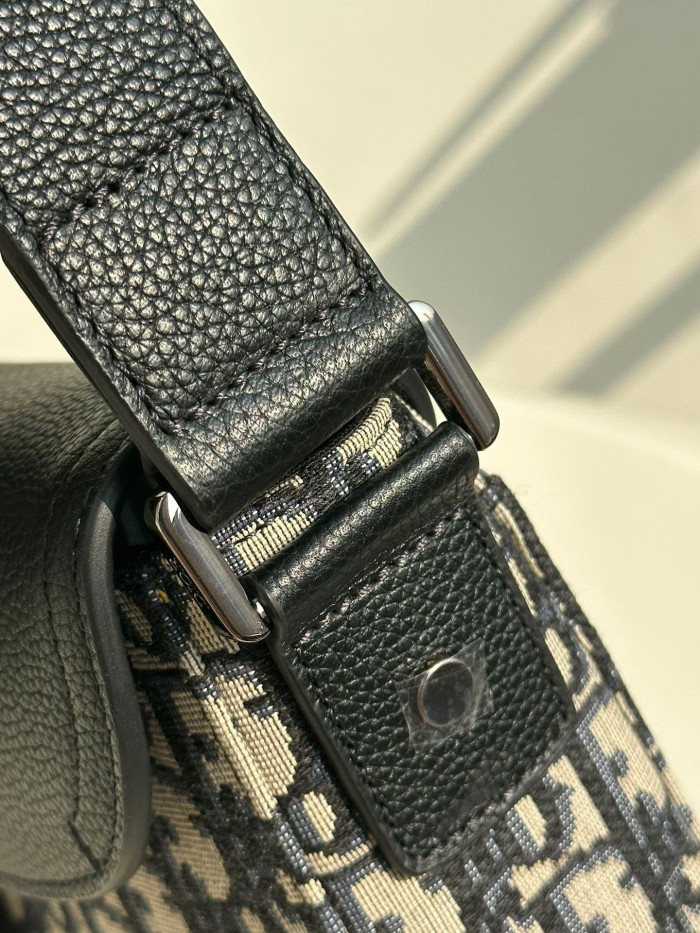 DIOR Black Leather Shoulder Bag #nigo8412