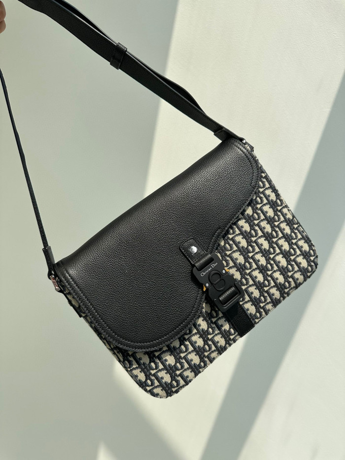 DIOR Black Leather Shoulder Bag #nigo8412