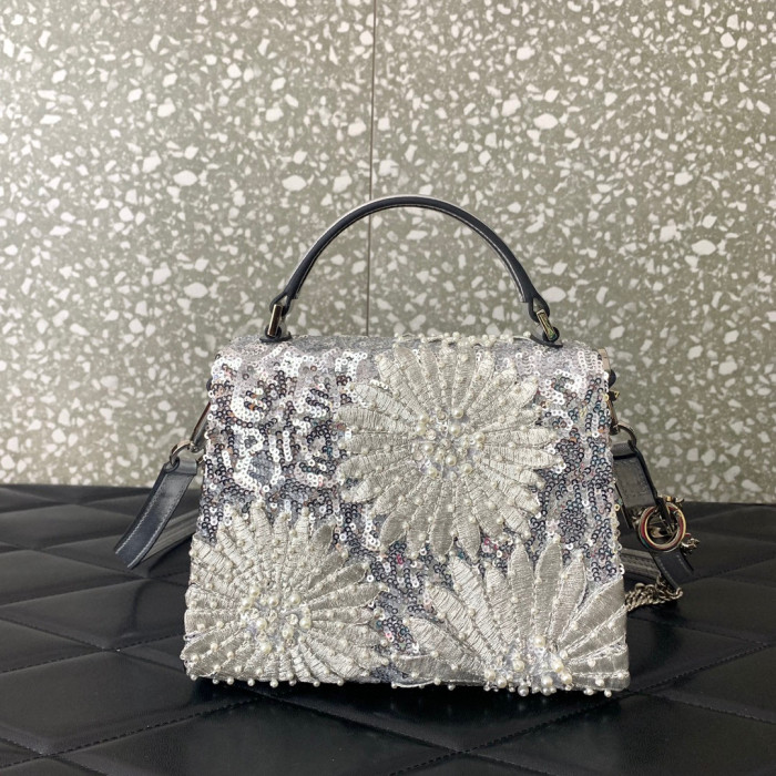 Valentino Bright Diamond Handheld Bag #nigo57963