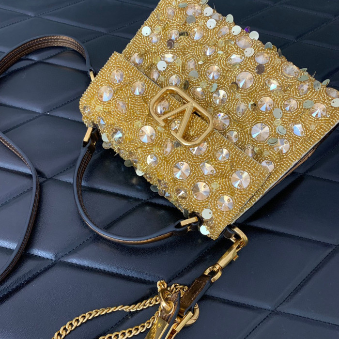 Valentino Bright Diamond Handheld Bag #nigo57963