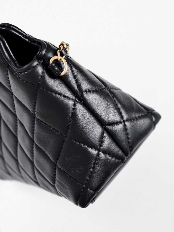Chanel Leather Chain Shoulder Crossbody Bag #nigo21368