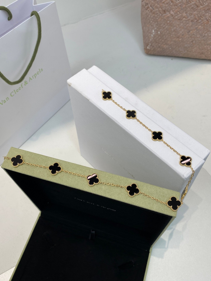 Van Cleef & Arpels Premium Decorative Gold Necklace #nigo57168