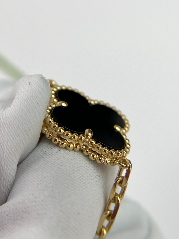 Van Cleef & Arpels Premium Decorative Gold Necklace #nigo57168