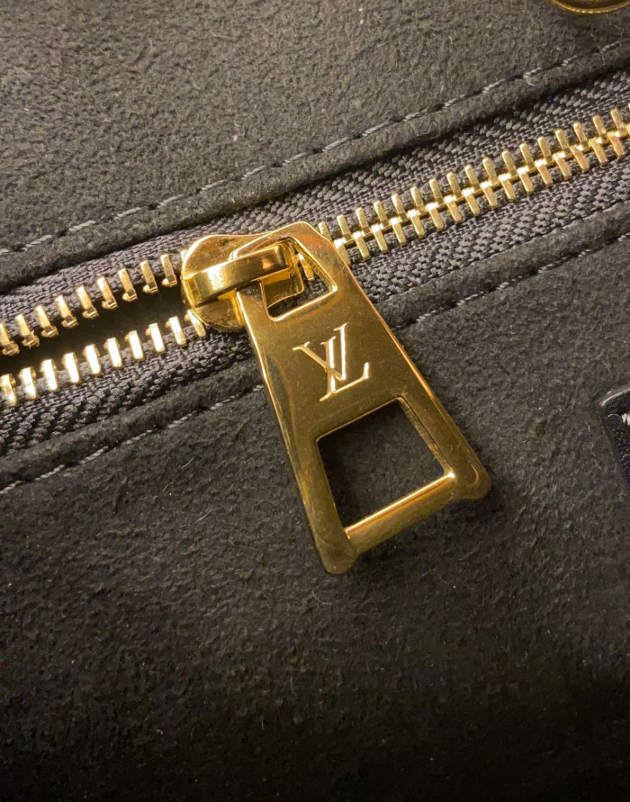 Louis Vuitton NIGO Black Leather Large Capacity Apprentice Crossbody Bag #nigo57529