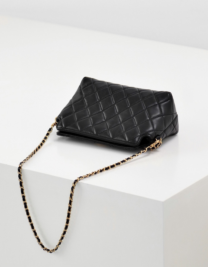 Chanel Leather Chain Shoulder Crossbody Bag #nigo21368