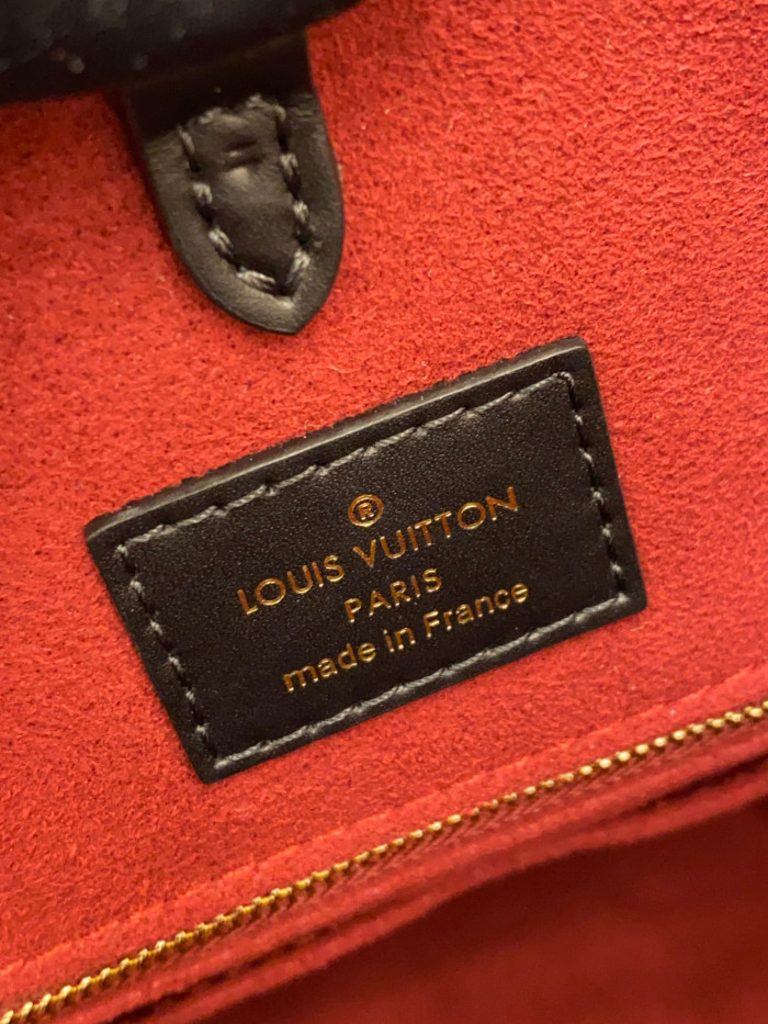 Louis Vuitton NIGO Leather Printed Carrying Crossbody Bag #nigo21224