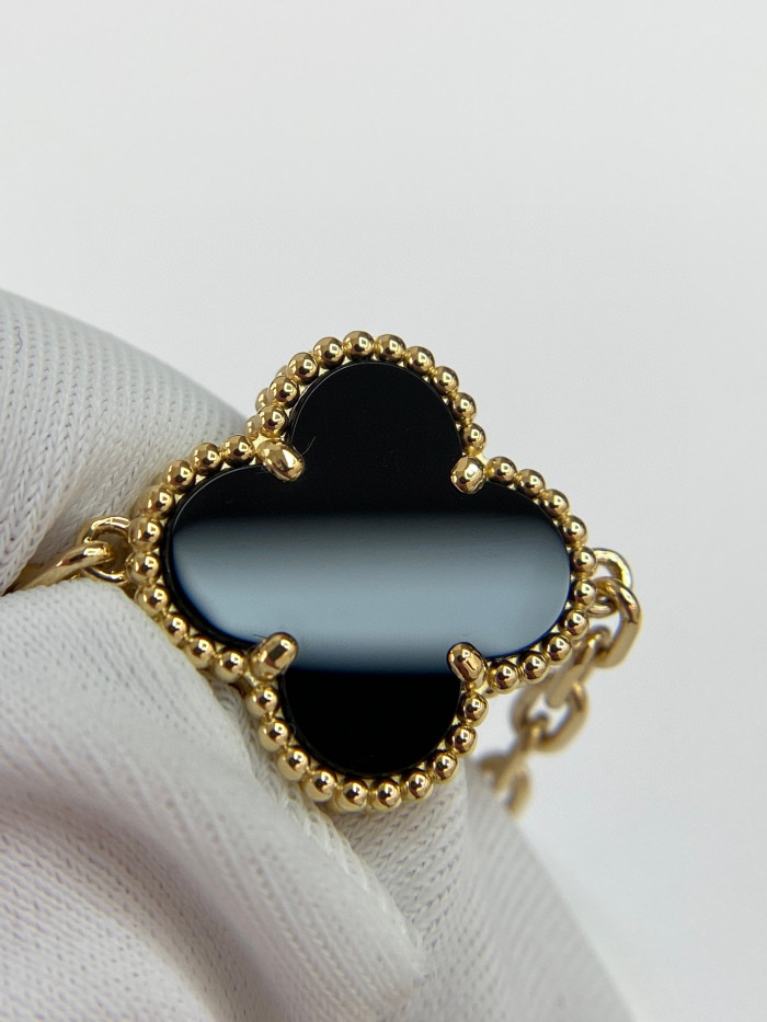 Van Cleef & Arpels Premium Decorative Gold Necklace #nigo57168