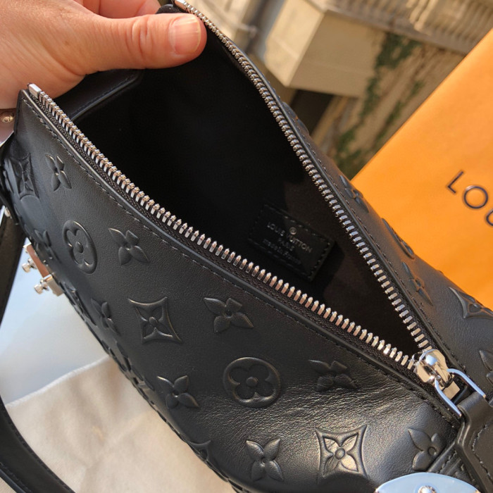 Louis Vuitton Portable Metal Box Armpit Shoulder Bag #nigo56158