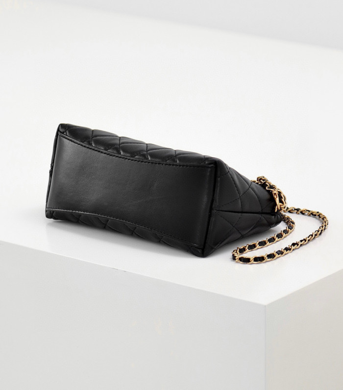 Chanel Leather Chain Shoulder Crossbody Bag #nigo21368