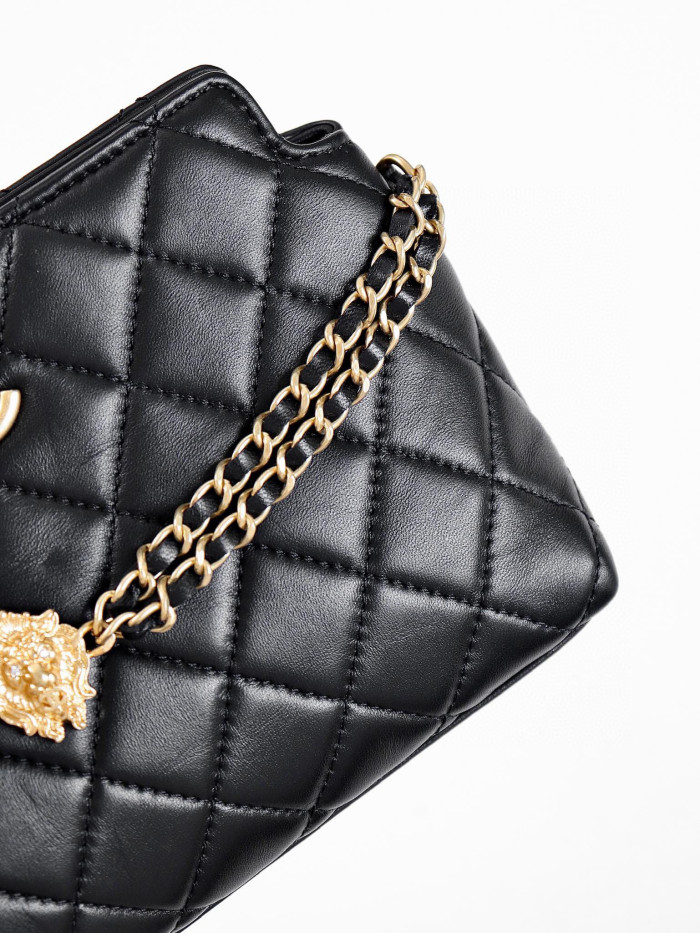 Chanel Leather Chain Shoulder Crossbody Bag #nigo21368