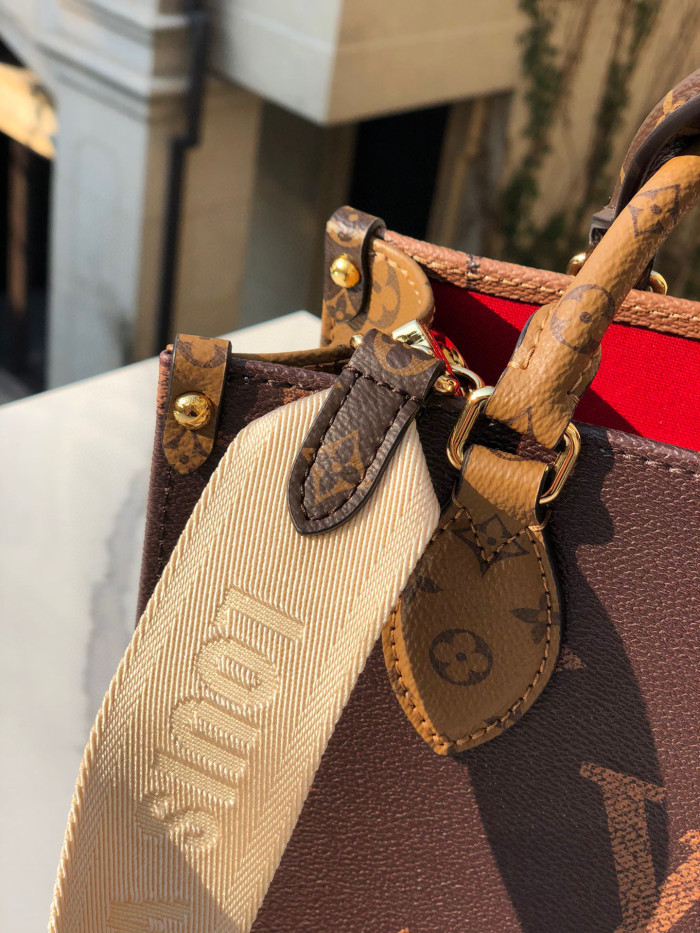 Louis Vuitton Leather Shoulder Bag Bags #nigo56843